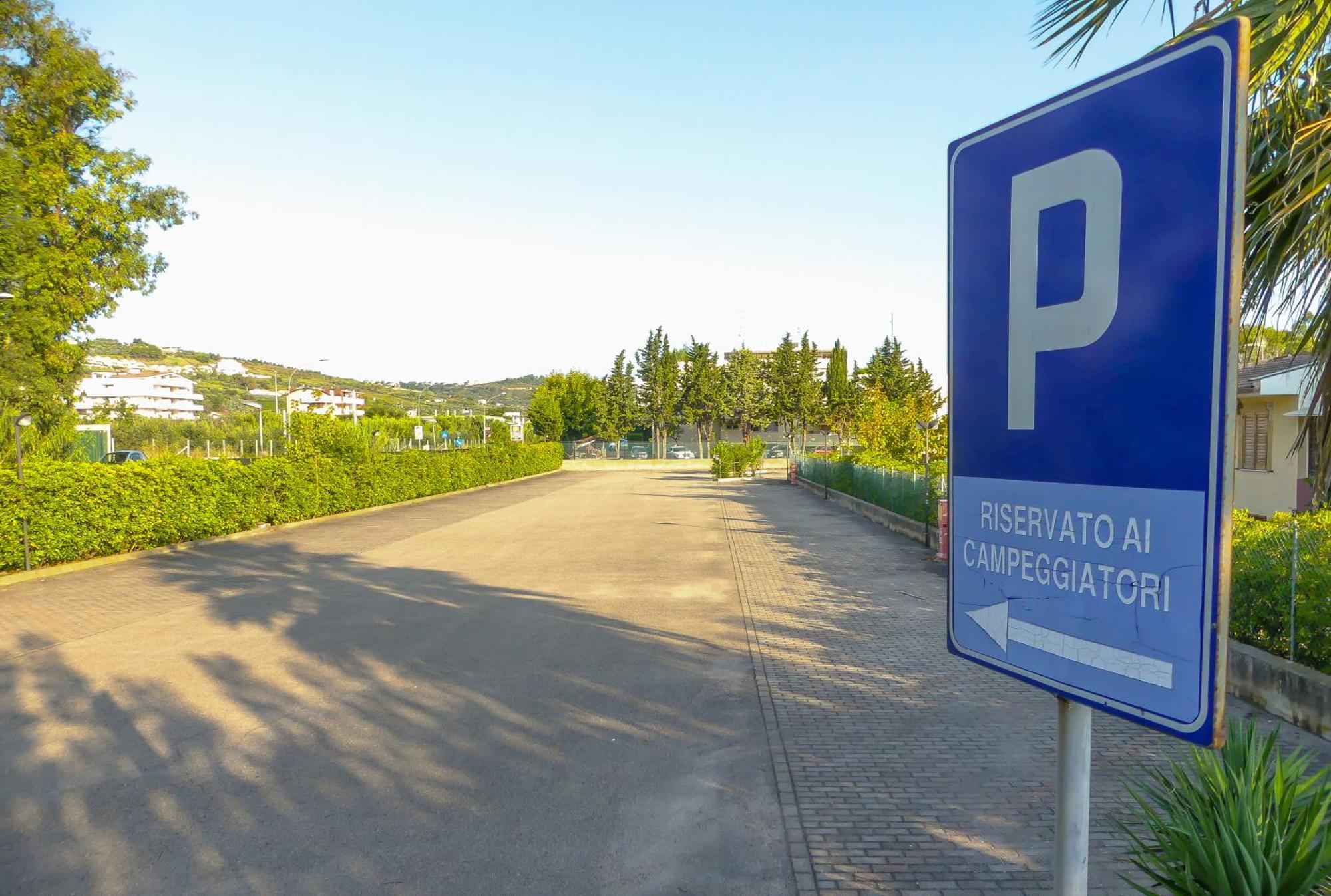 ואסטו Camping & Residence Il Pioppeto מראה חיצוני תמונה